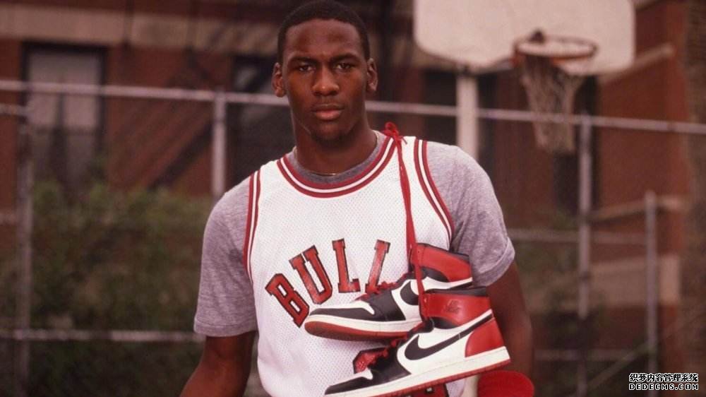 巨虧56億！救命耐克的不是美國人，竟然是中國的鞋販子