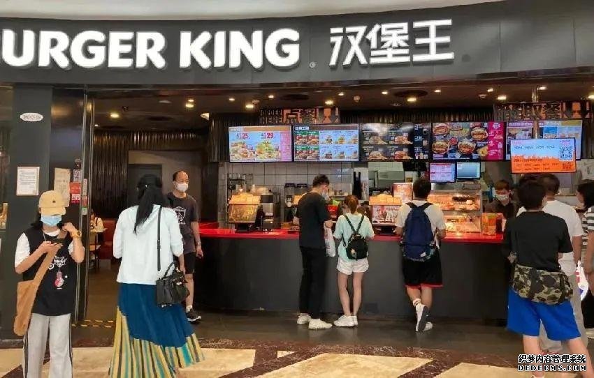 又?jǐn)偵鲜铝?！?fù)面連連的漢堡王該何去何從？